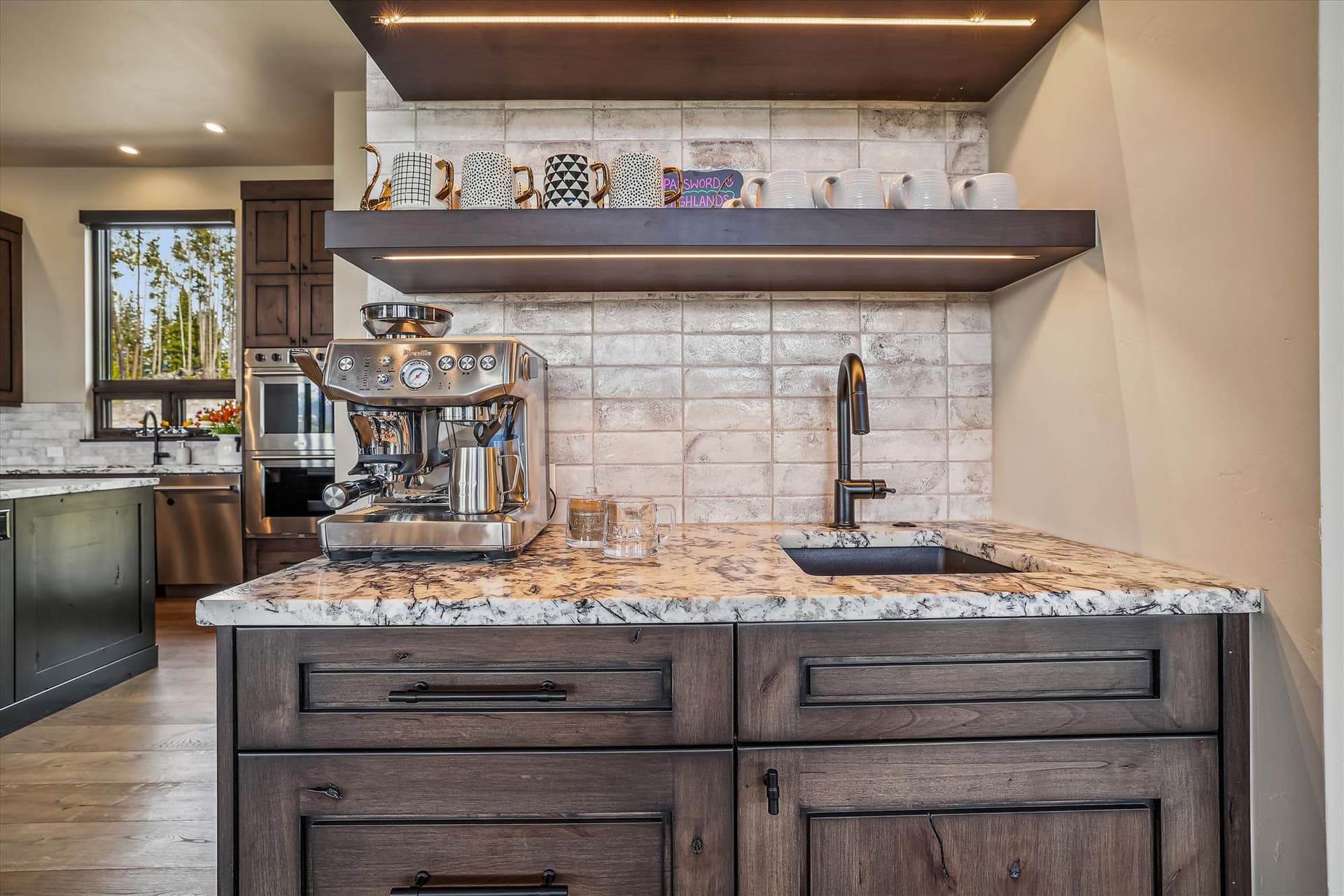 Crowne Summit - Image 12