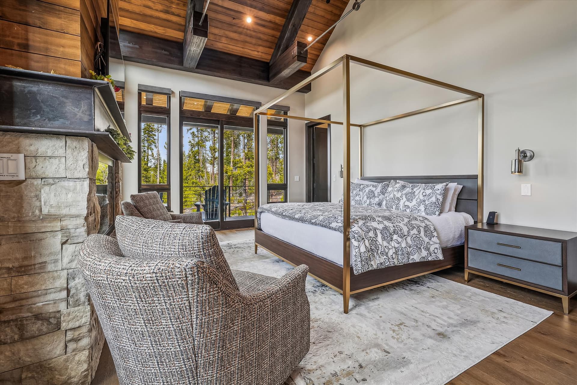 Crowne Summit - Image 17