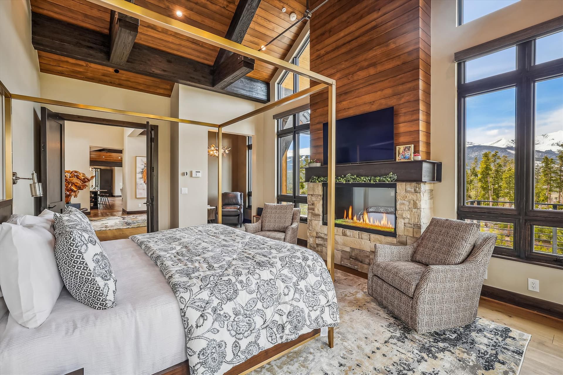 Crowne Summit - Image 18