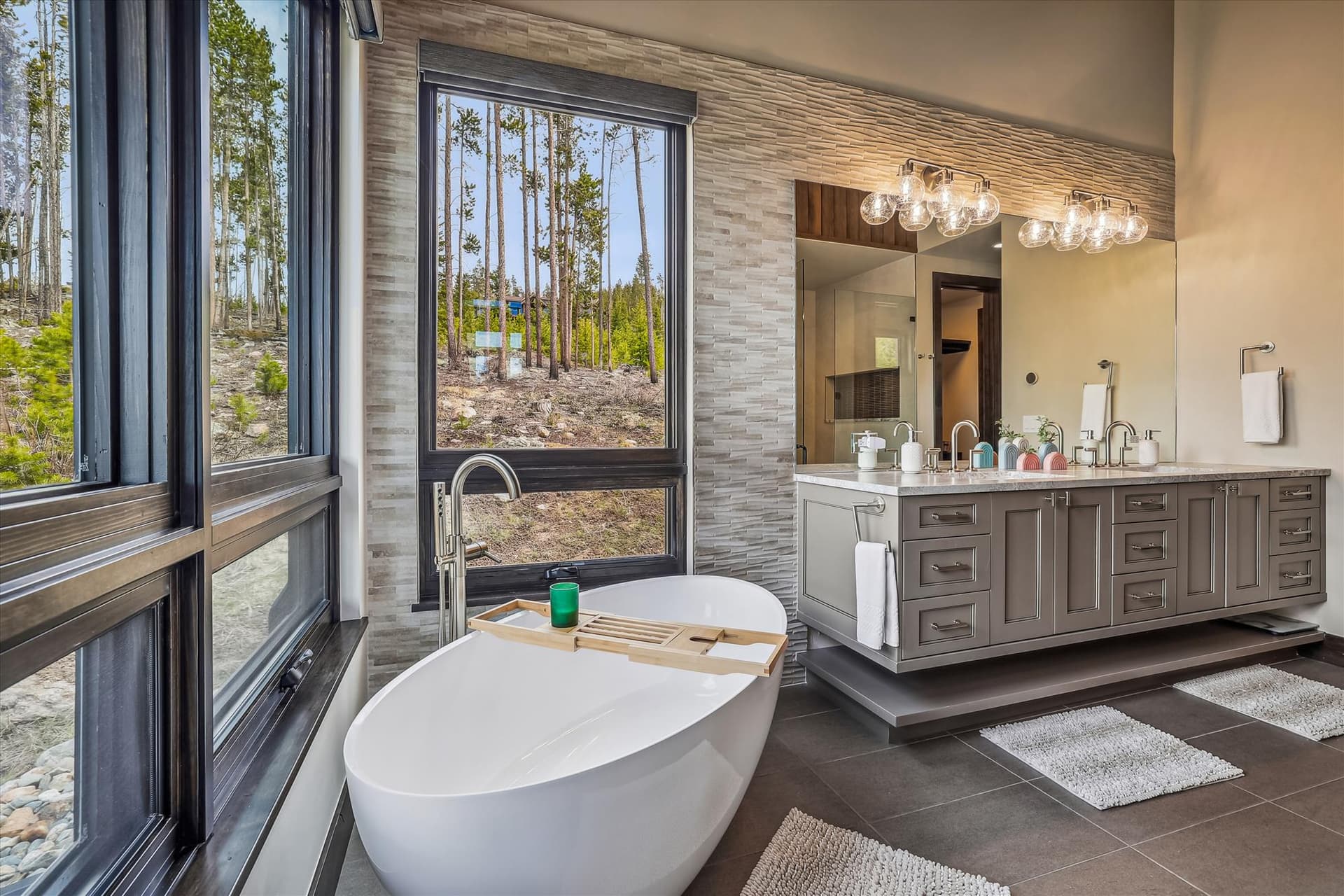 Crowne Summit - Image 19