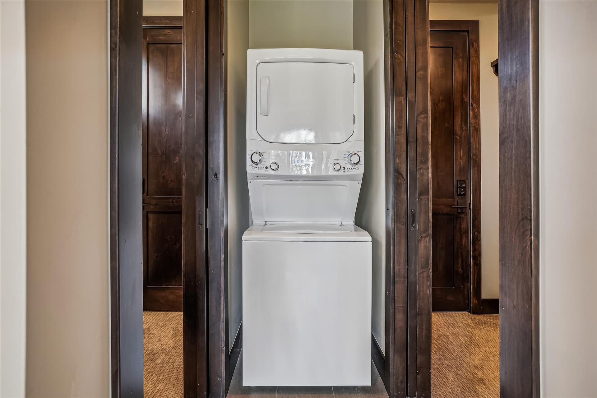 Crowne Summit - Image 22