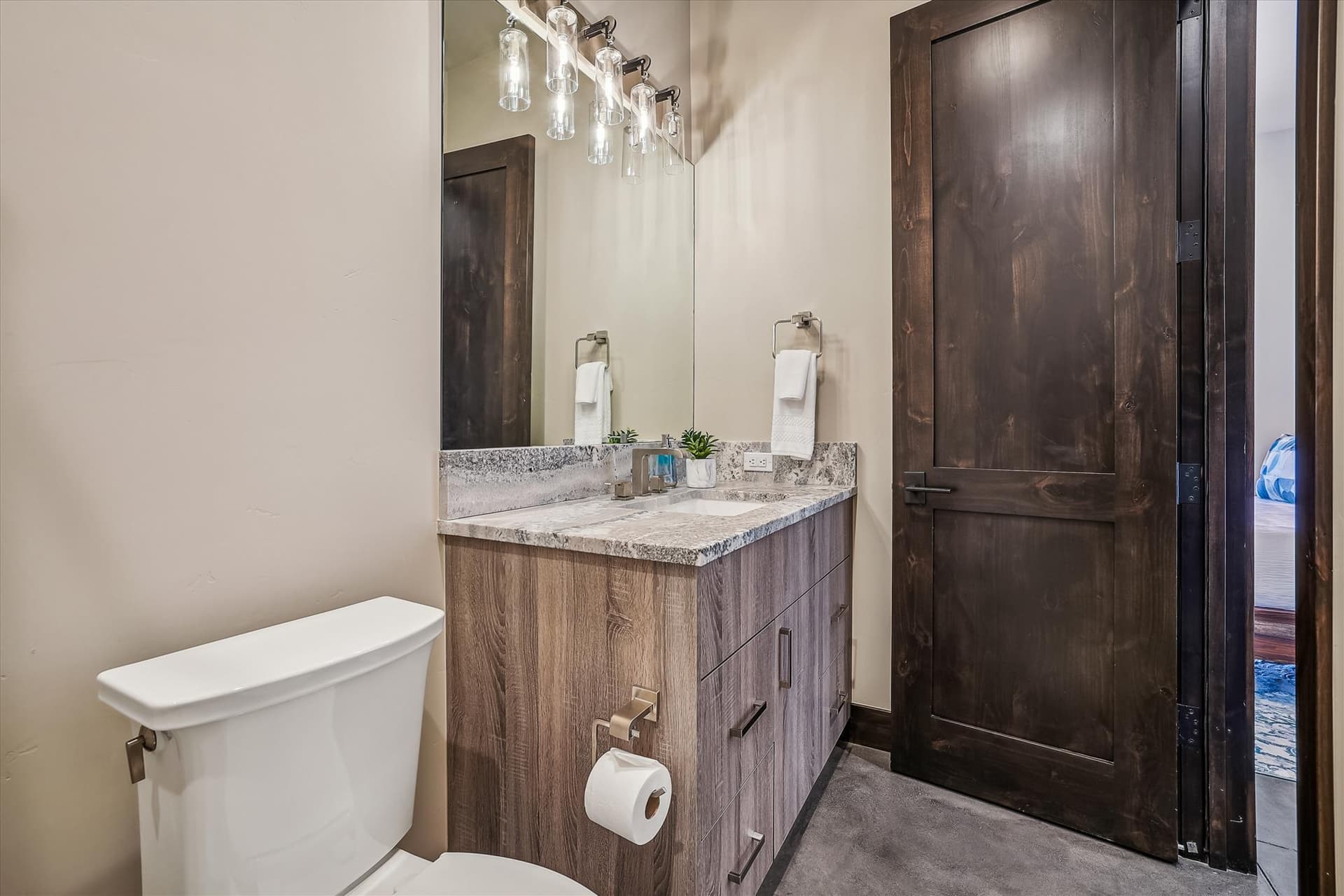 Crowne Summit - Image 30