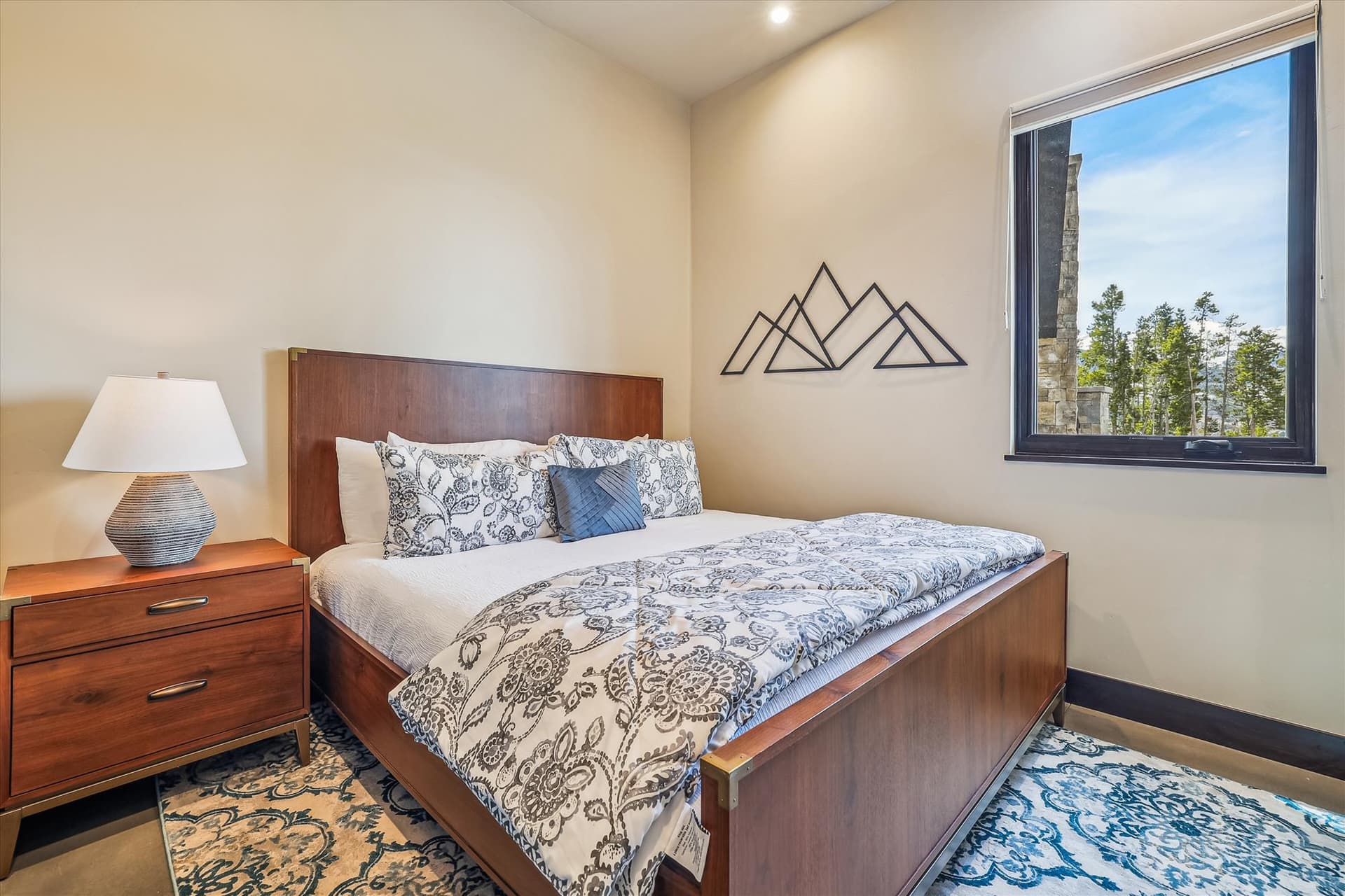 Crowne Summit - Image 31