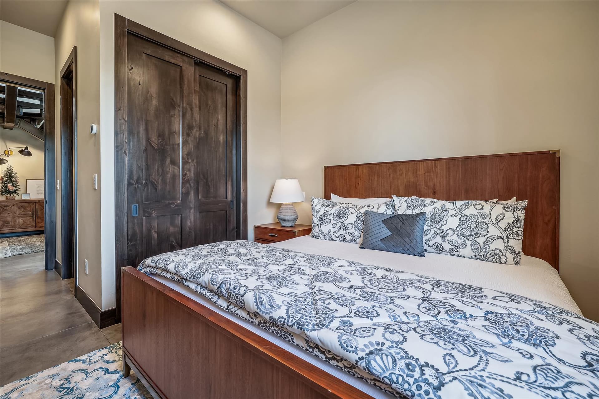 Crowne Summit - Image 32