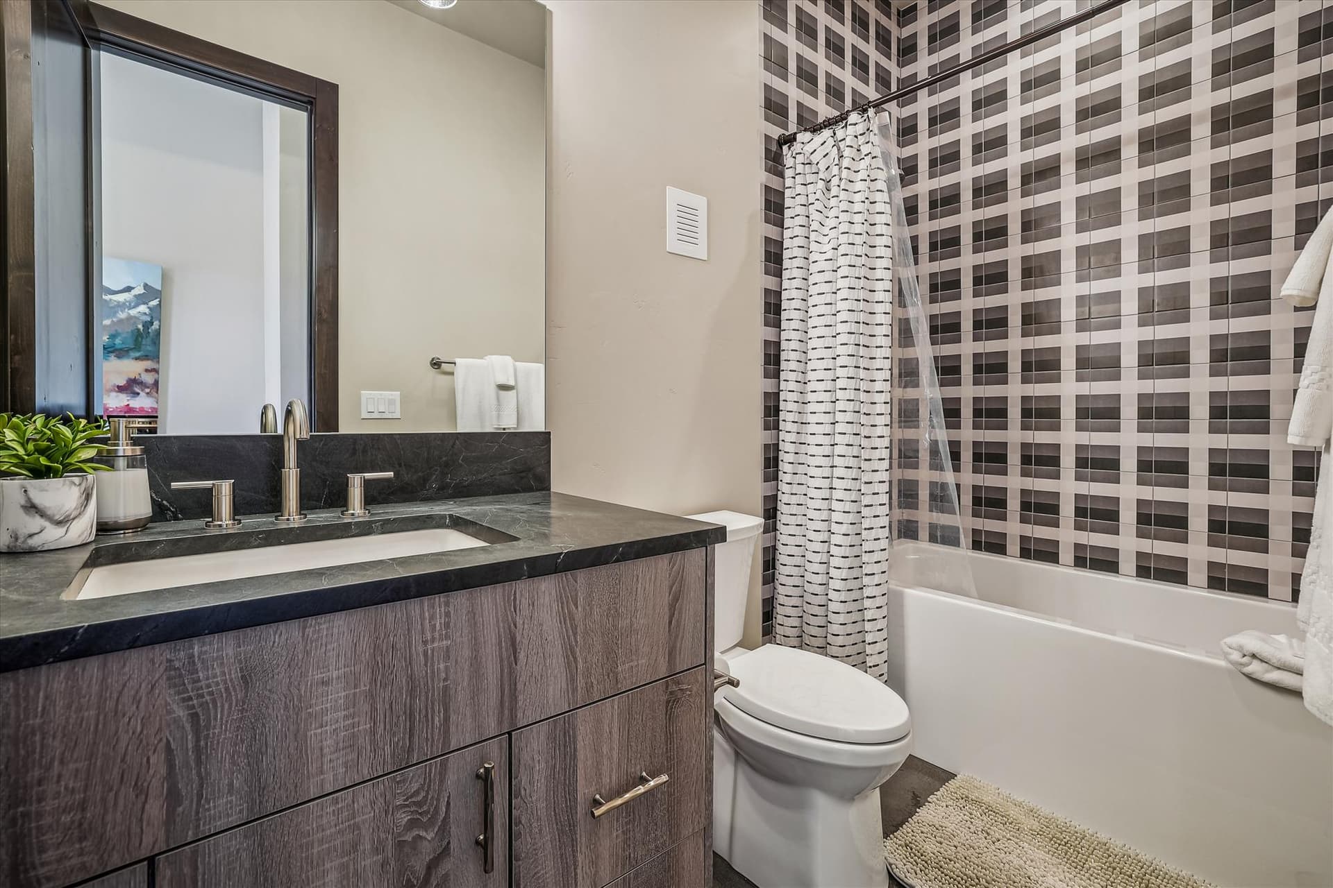 Crowne Summit - Image 33