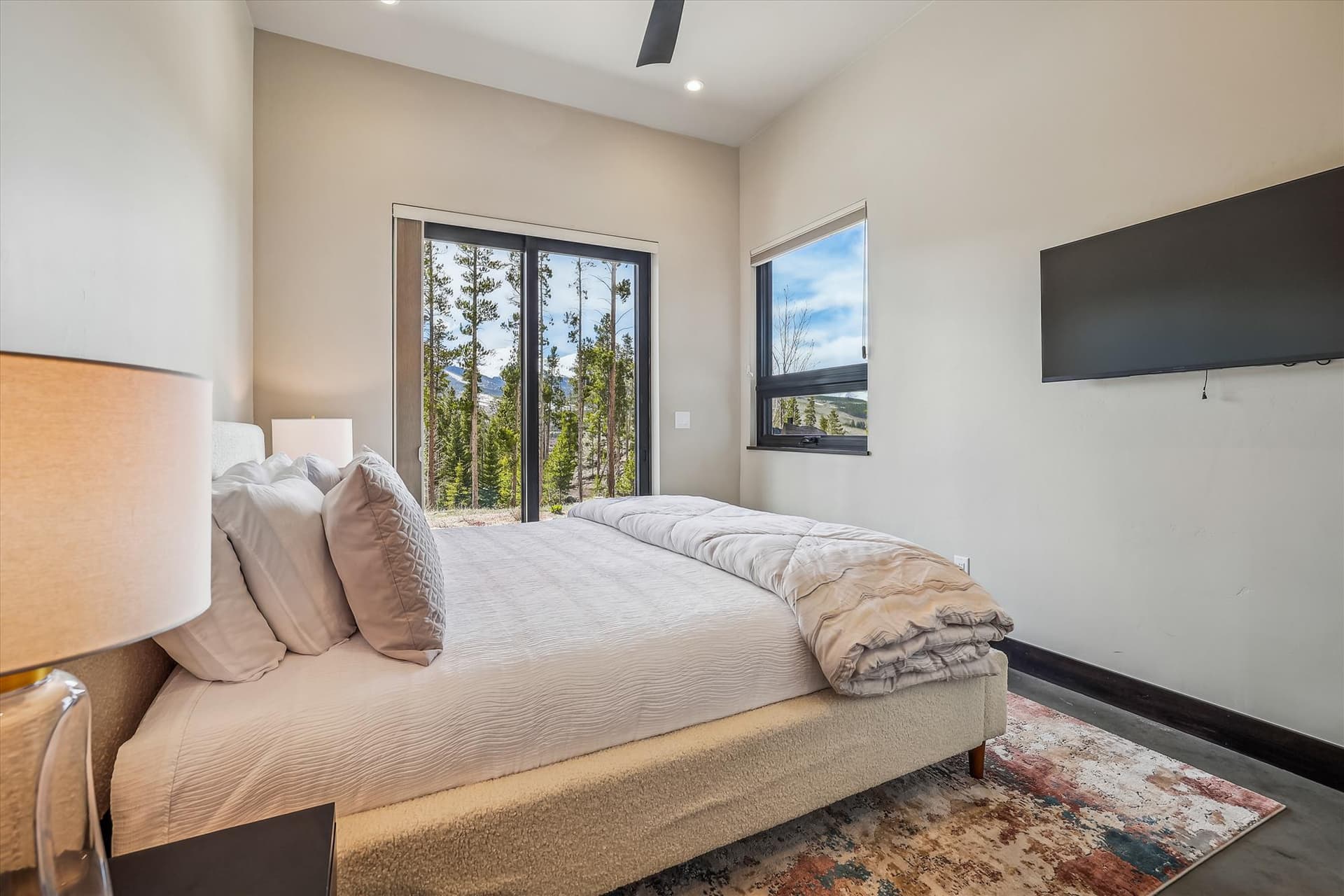 Crowne Summit - Image 36