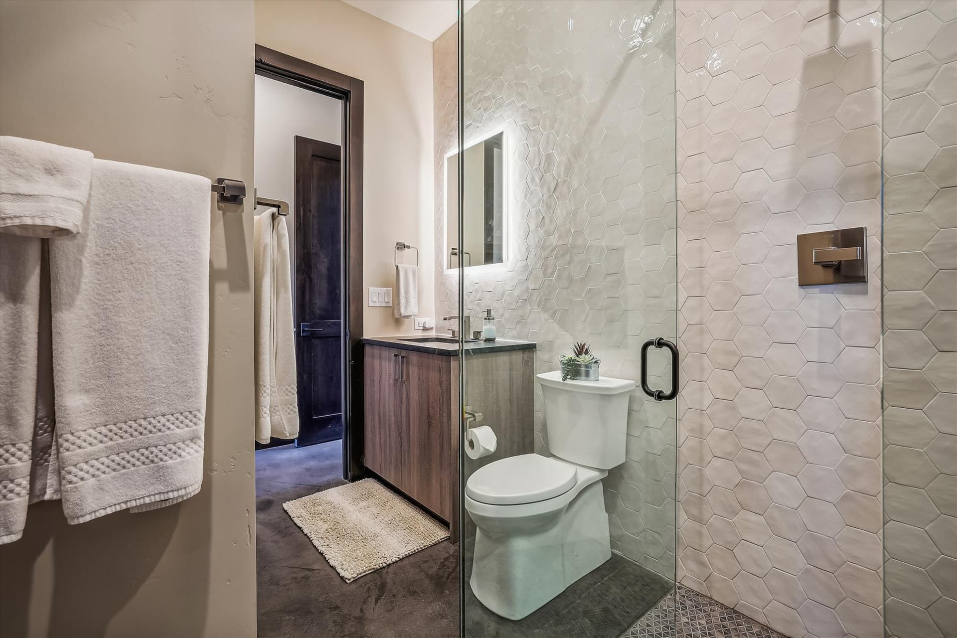 Crowne Summit - Image 38