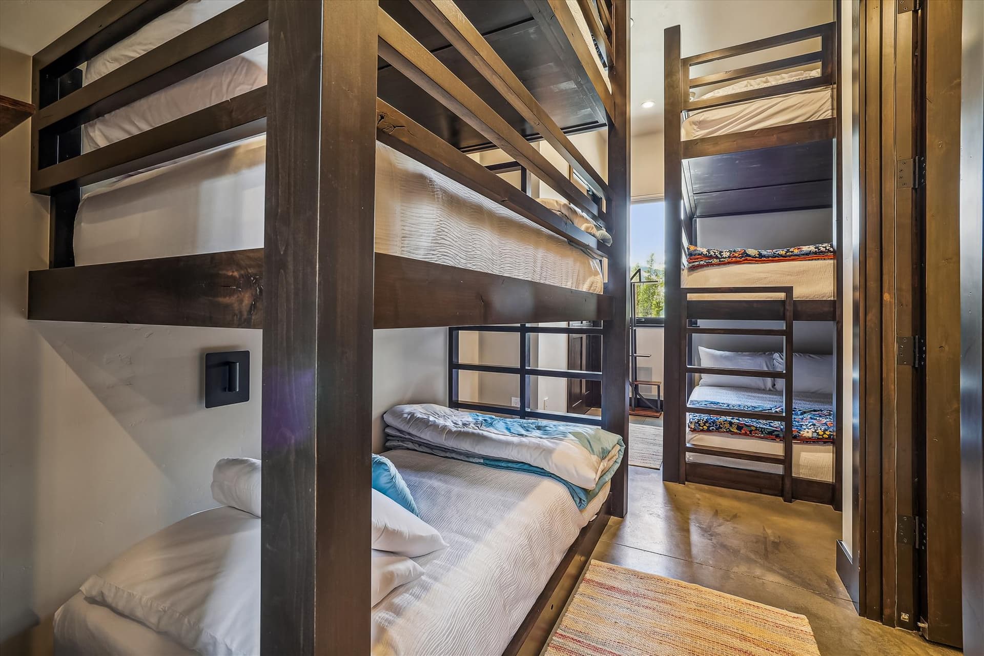 Crowne Summit - Image 39