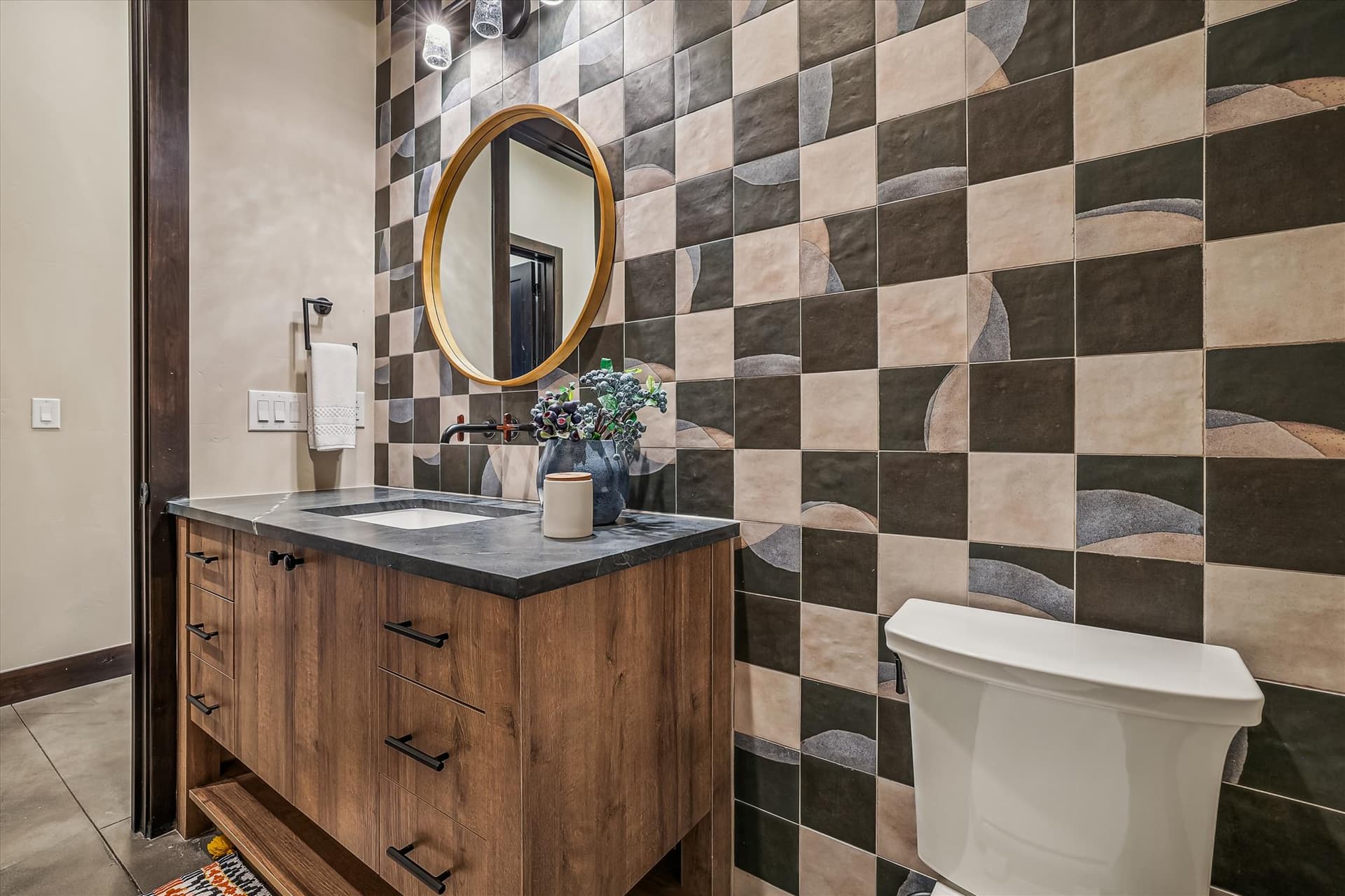 Crowne Summit - Image 41