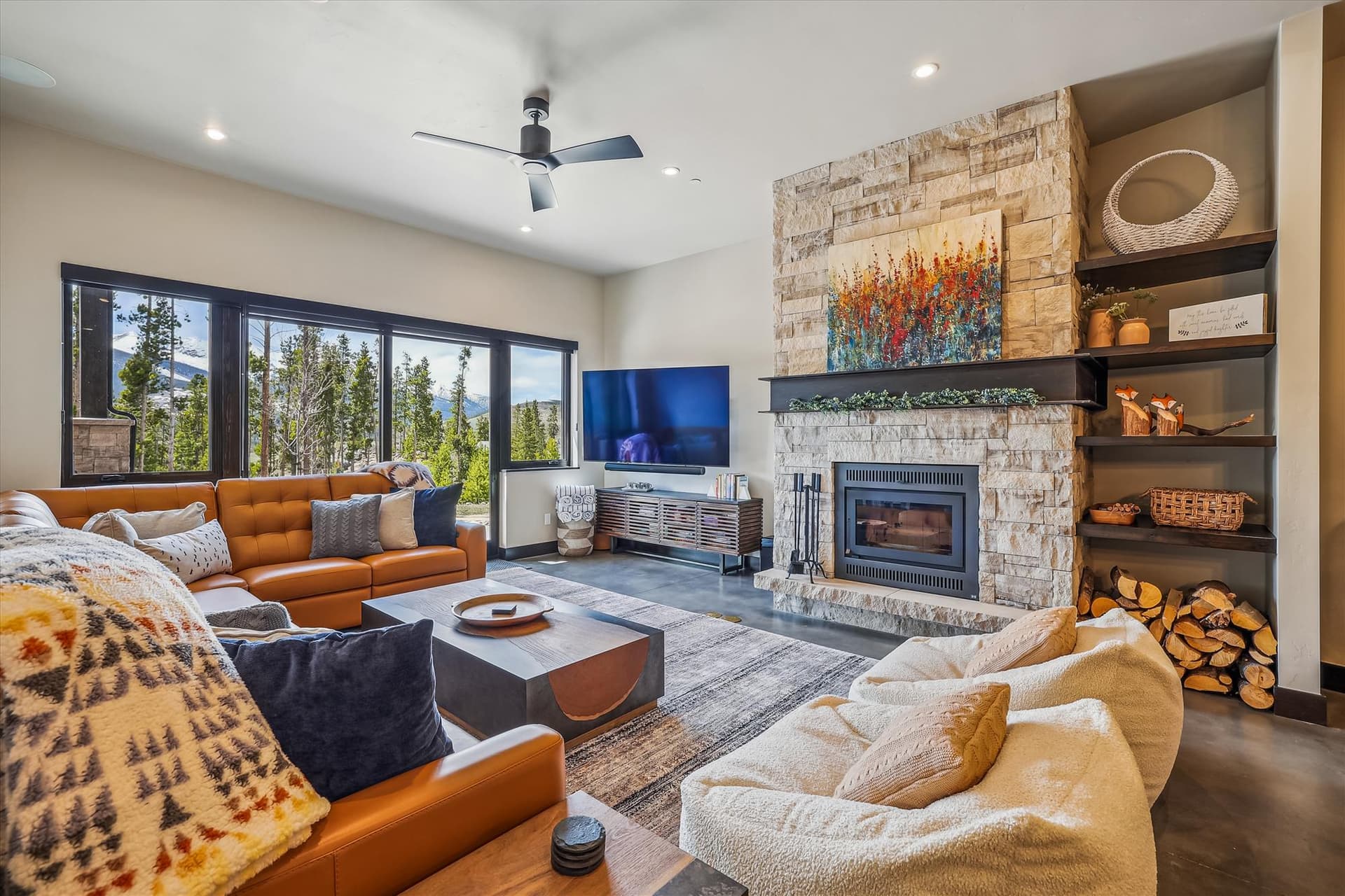 Crowne Summit - Image 43