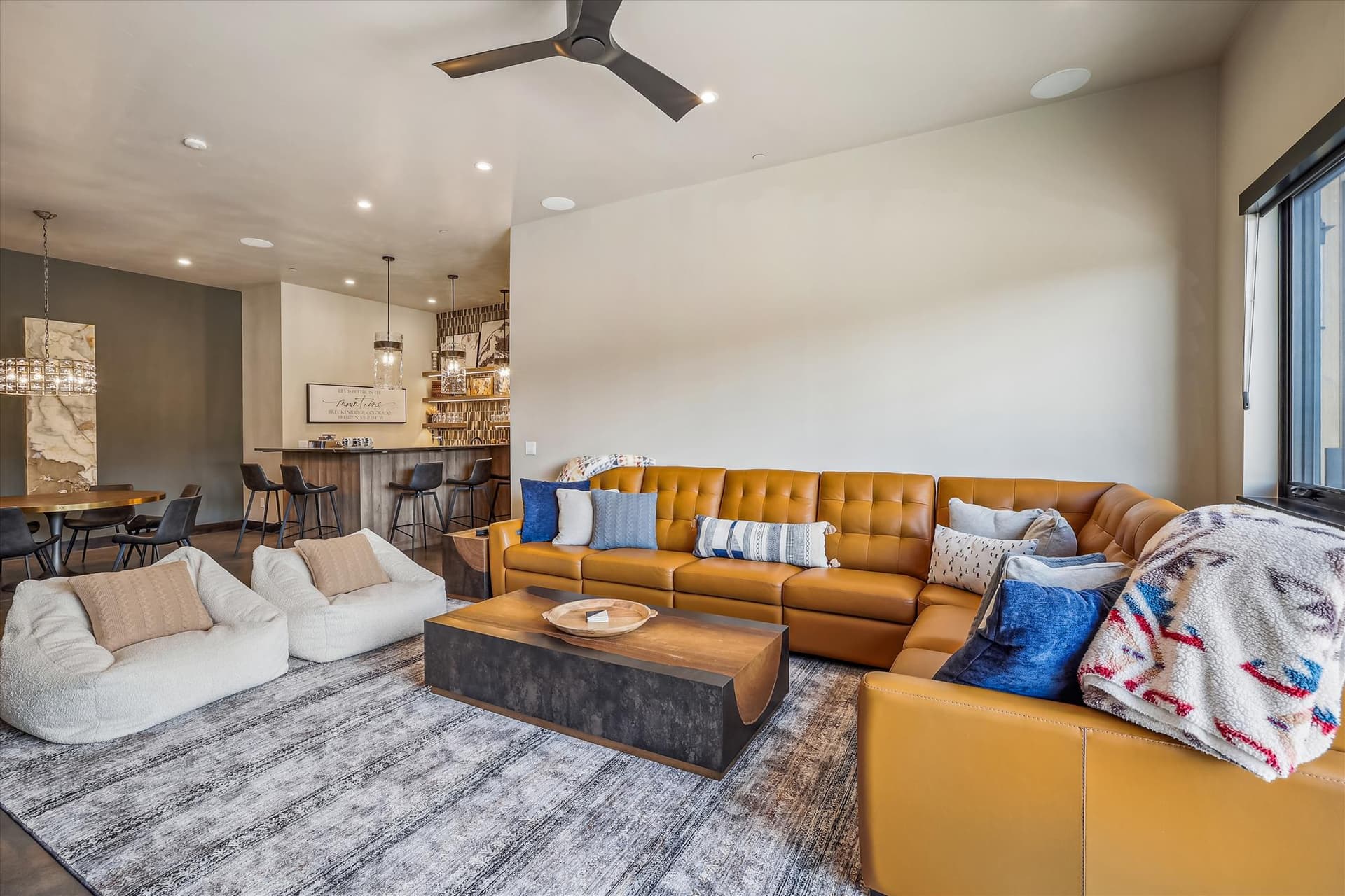 Crowne Summit - Image 45