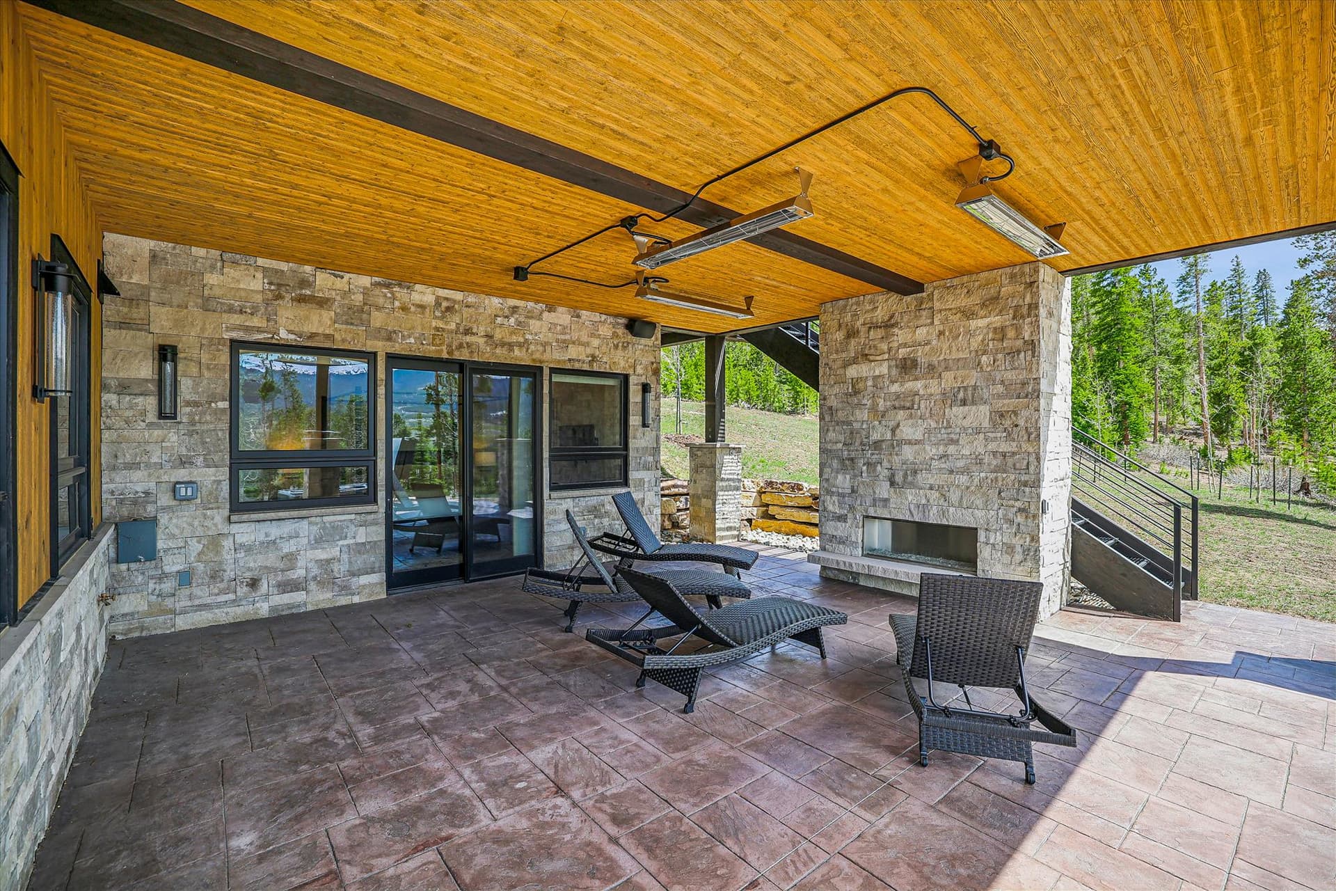 Crowne Summit - Image 64