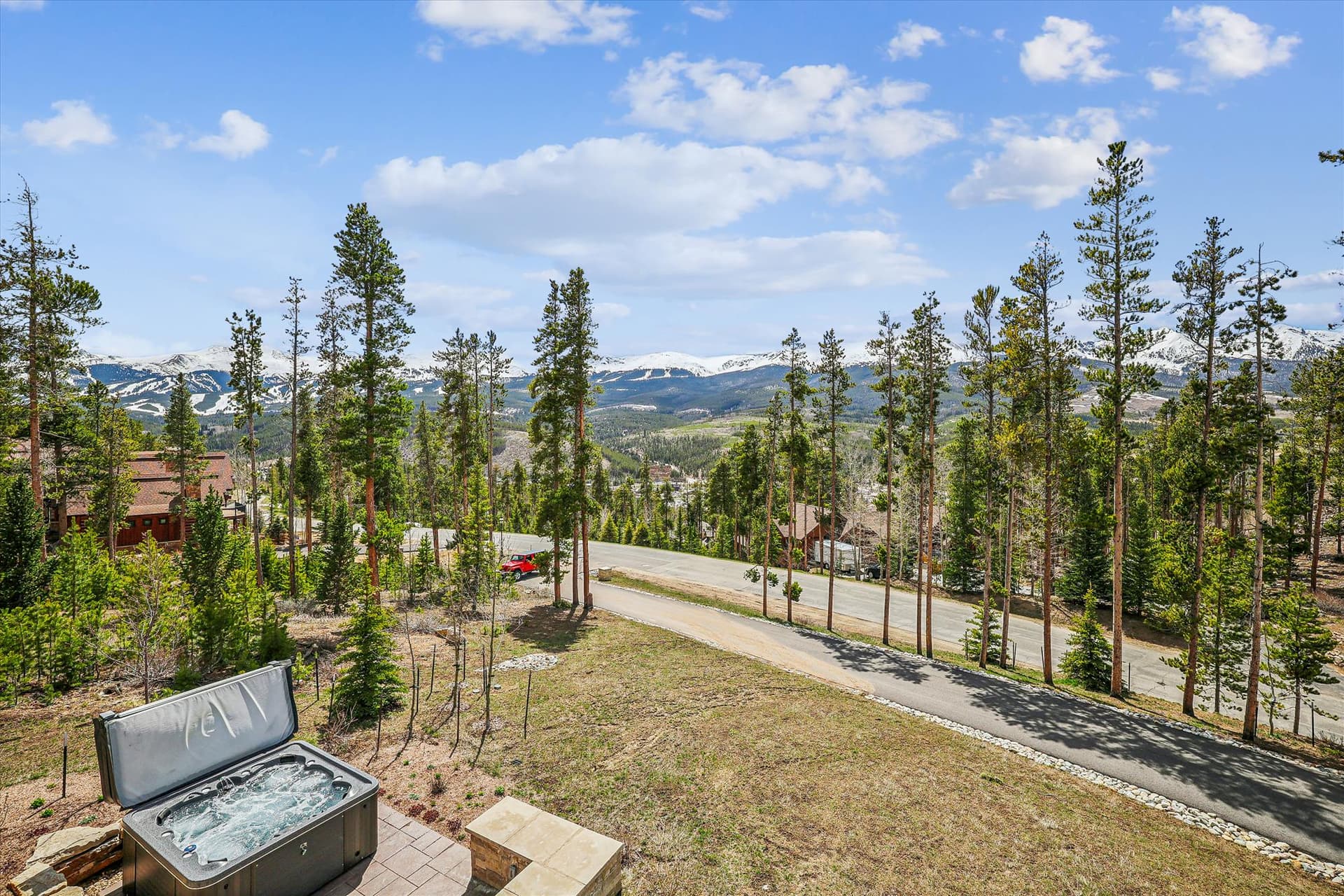 Crowne Summit - Image 2