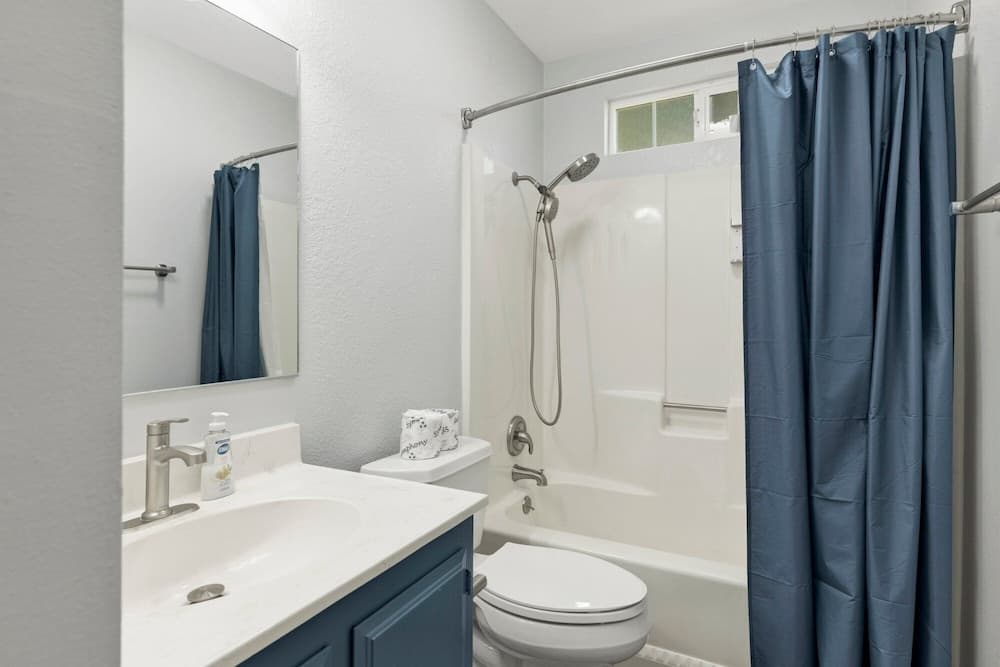 Fox Den #2568 - Image 27