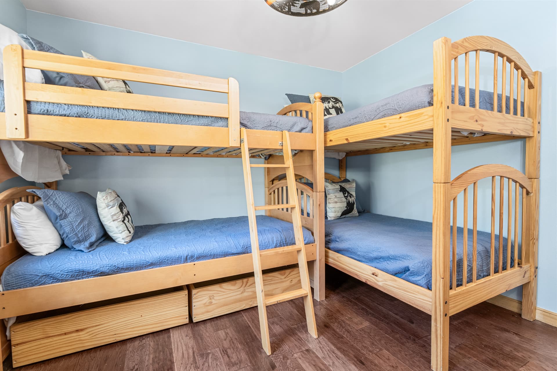 Grizzlies Den - Image 16