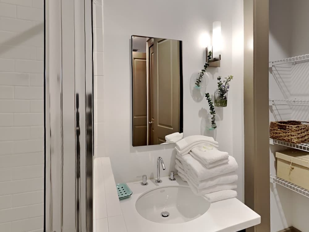 Holland House II - Image 15