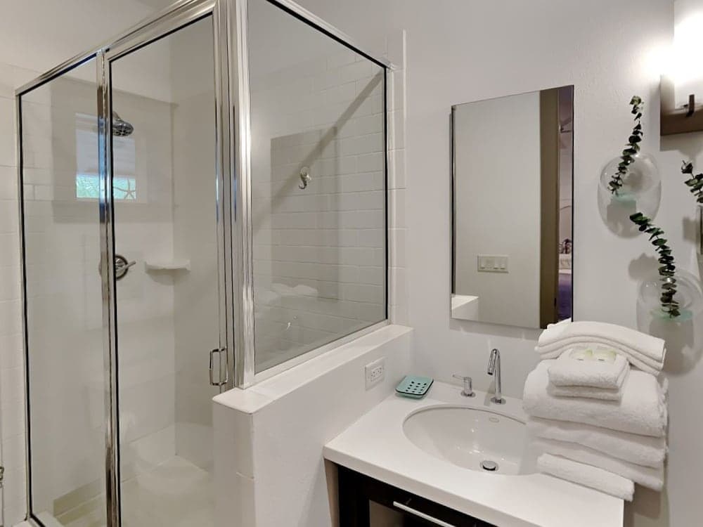 Holland House II - Image 13