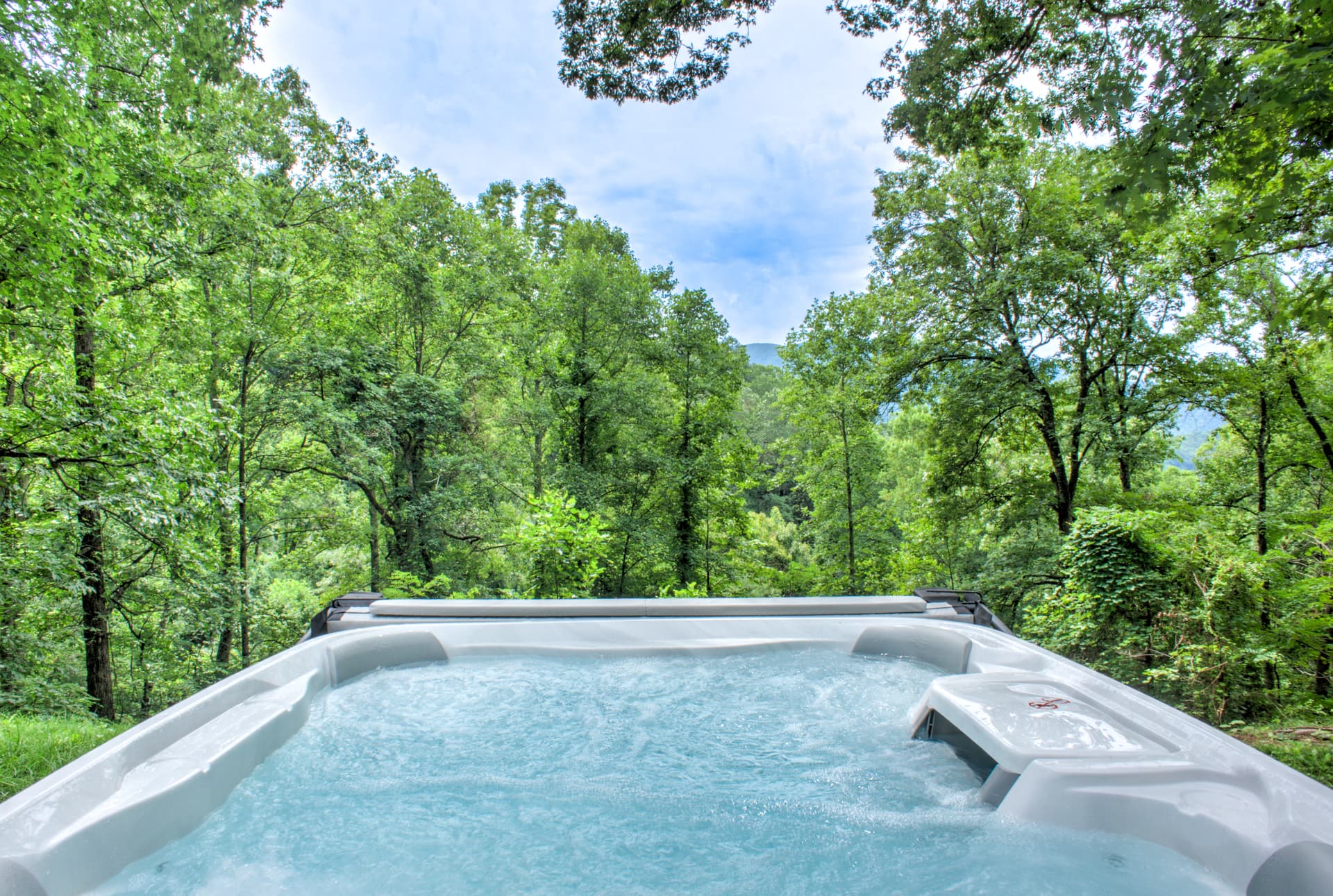 The Honeybee Hideaway - Image 43