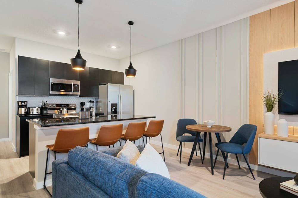 Palm Breeze Hub - Image 2