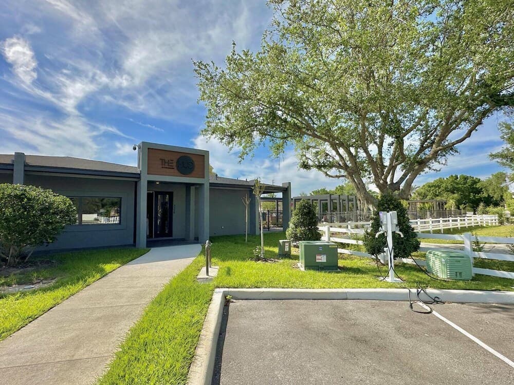 Palm Breeze Hub - Image 24