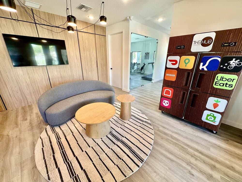 Palm Breeze Hub - Image 18