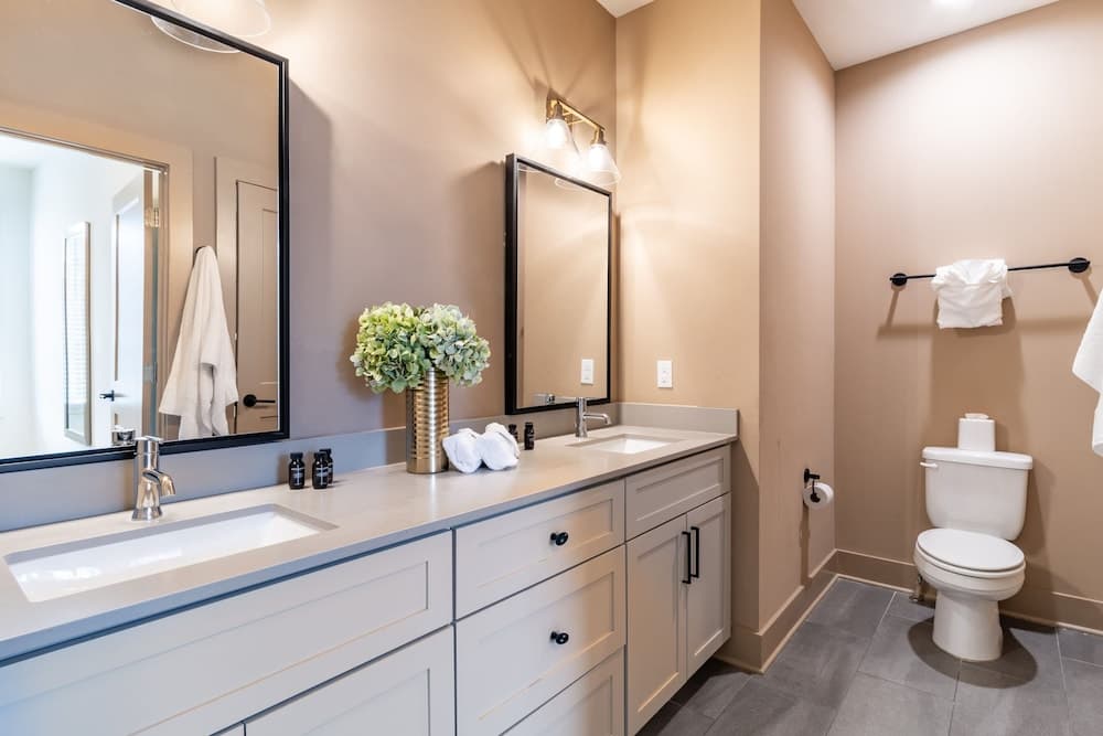 Magnolia #12 - Image 11