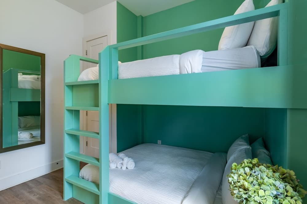 Magnolia #12 - Image 26