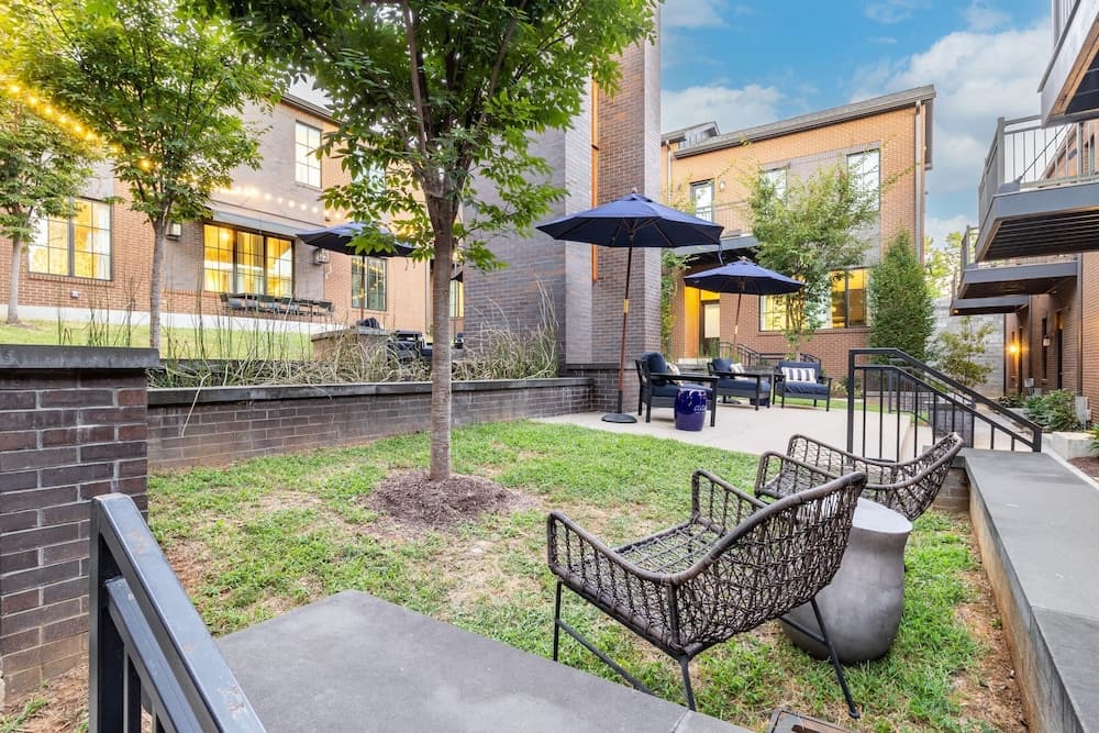 Magnolia #13 - Image 33