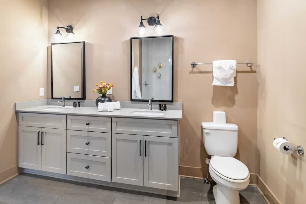 Magnolia #2 - Image 19