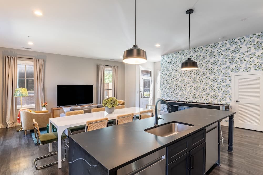 Magnolia #5 - Image 12