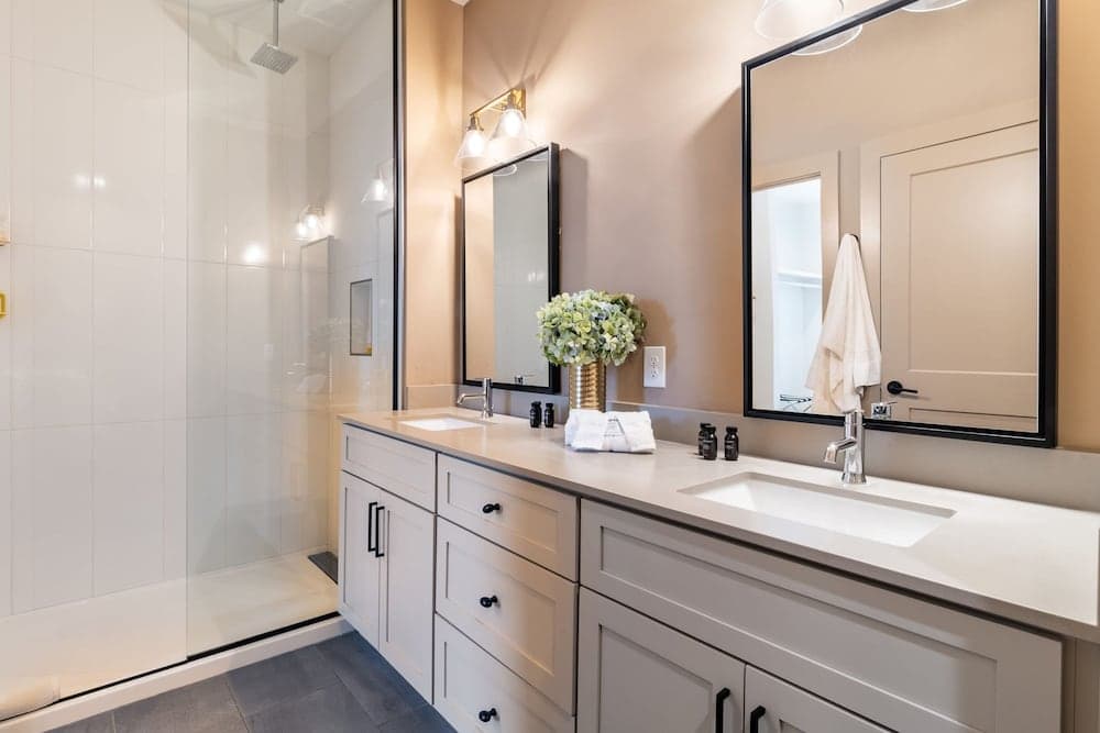 Magnolia #6 - Image 16