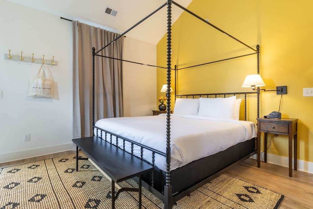 Magnolia #9 - Image 13