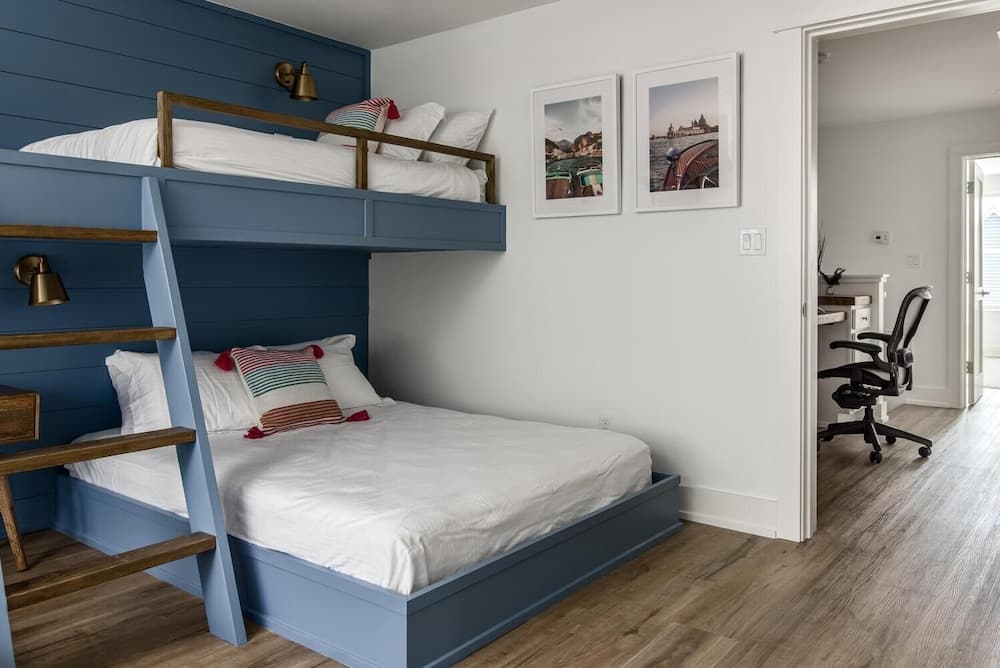 Pickled Flamingo - Image 6