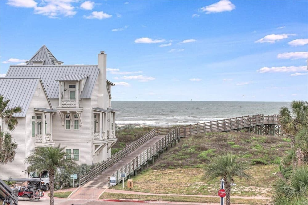 Rendezvous #310 - Image 2