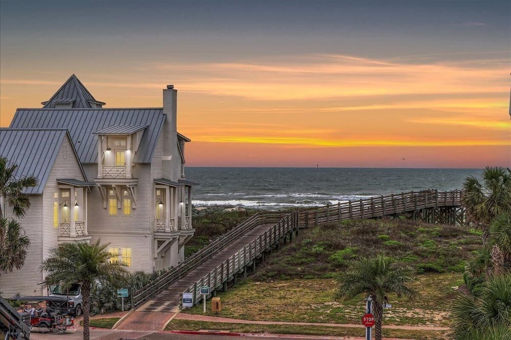 Rendezvous #310 - Image 16