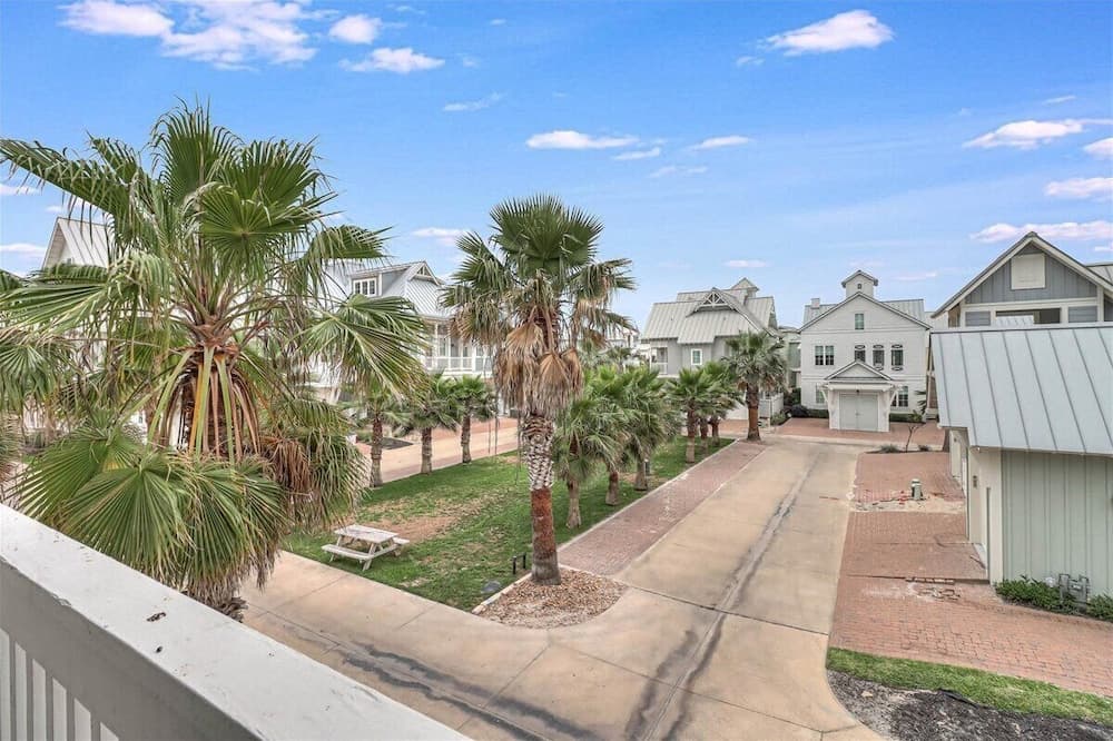 Rendezvous #310 - Image 24