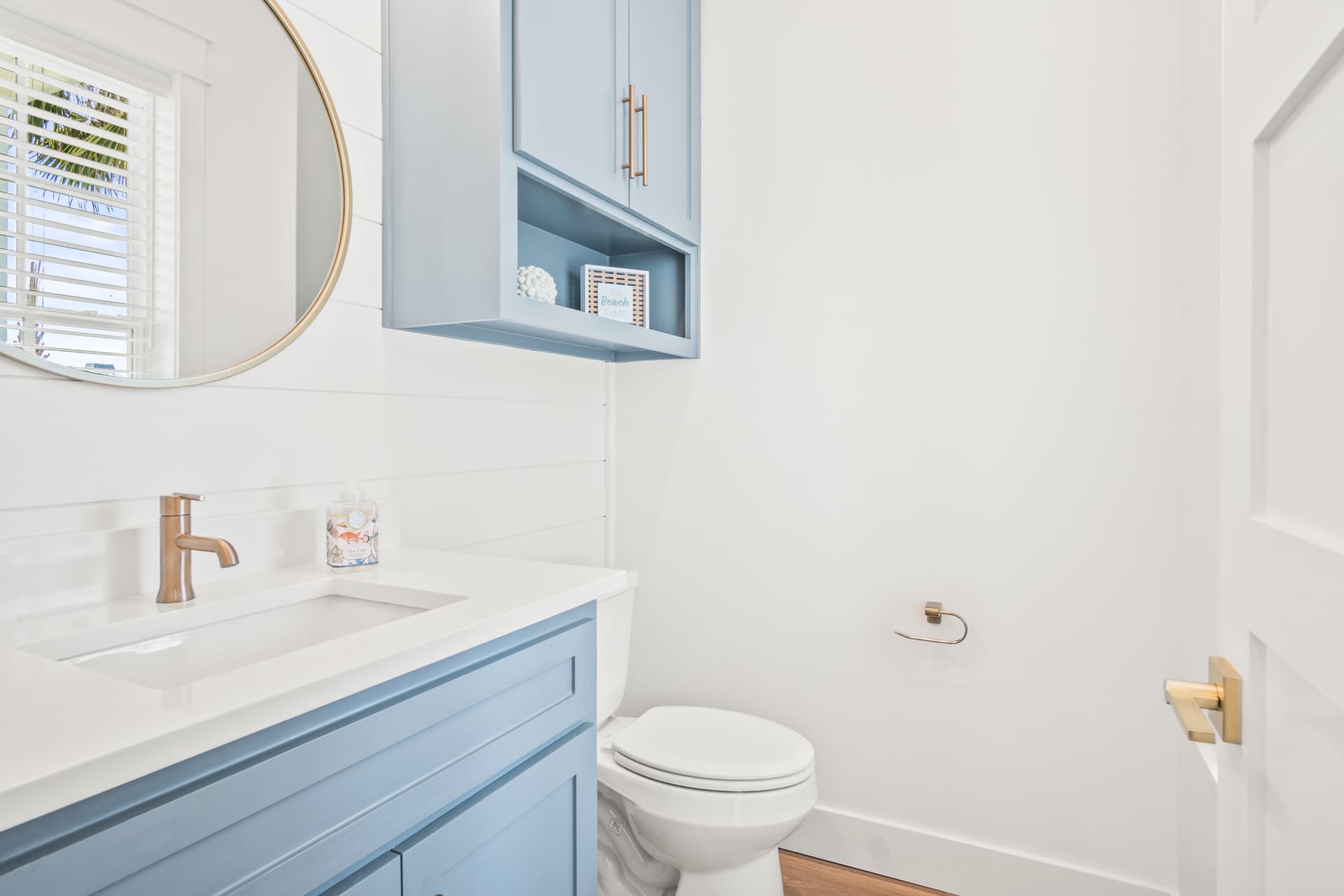 Salty Seahorse - Image 28