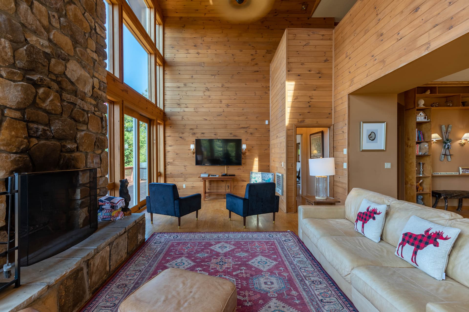 Summit of Beech - Image 4