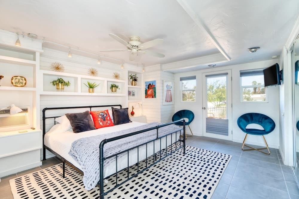 Yellow Door - Image 4