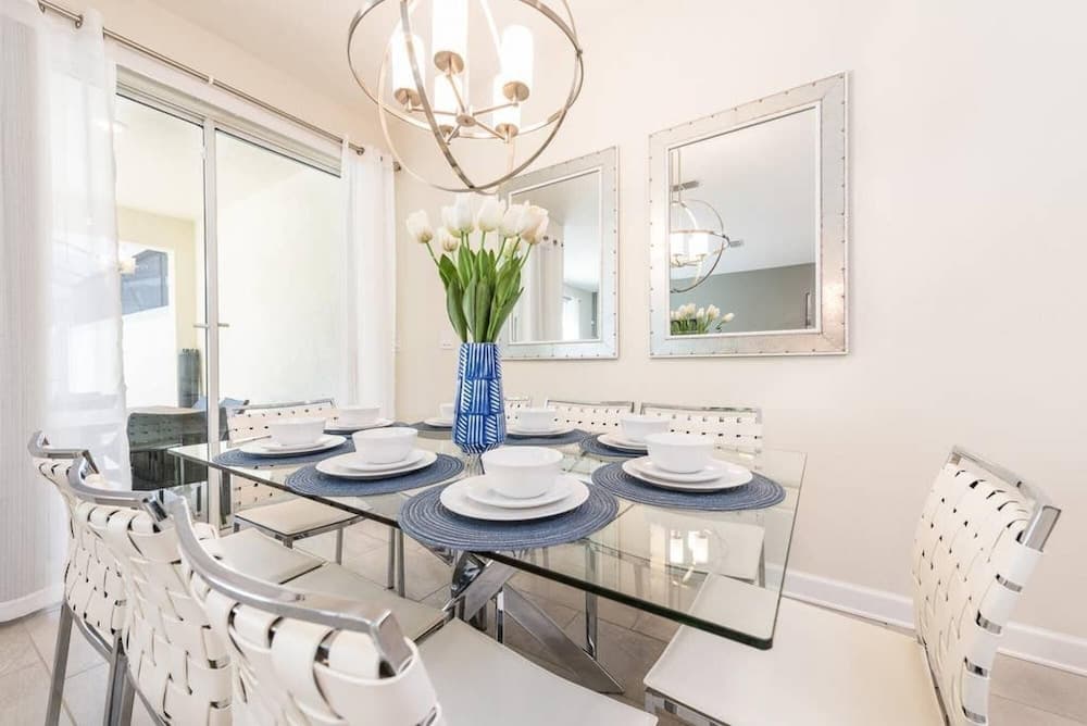 Mickey Meets the Force - Image 2