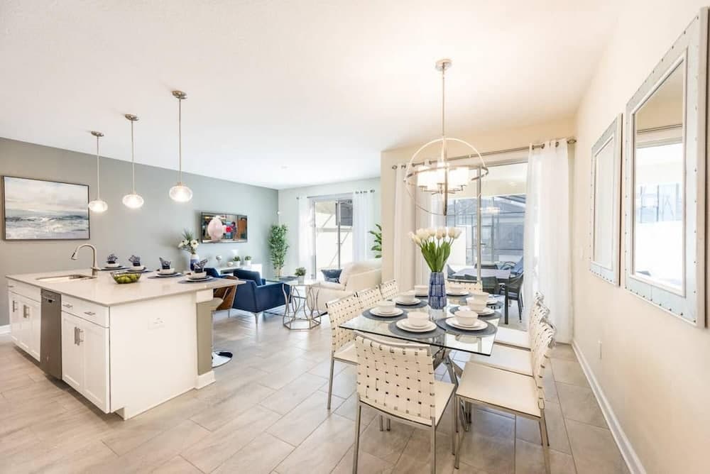 Mickey Meets the Force - Image 3