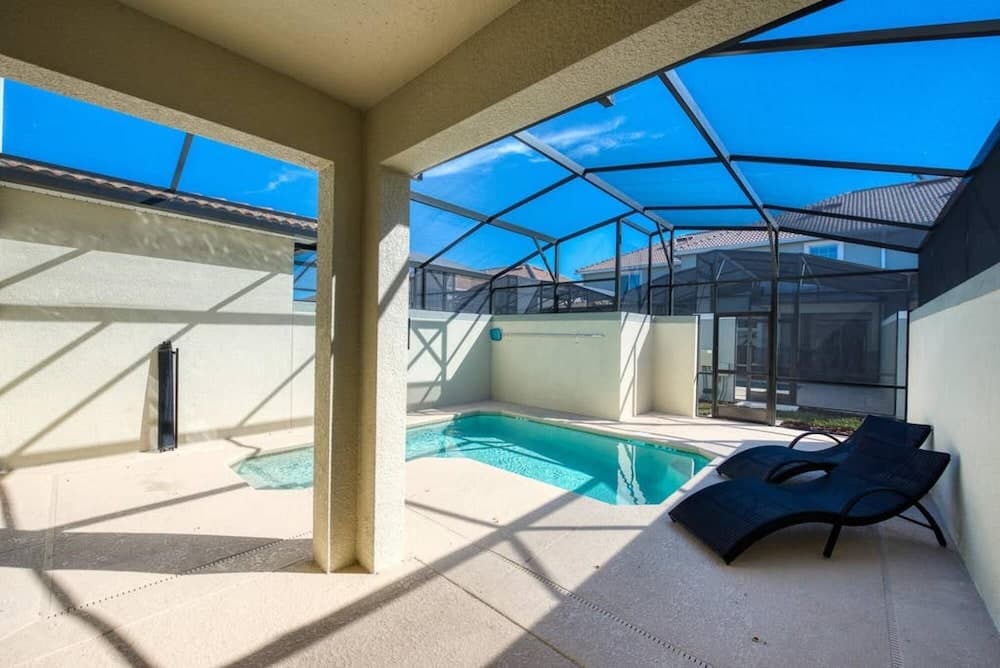 Mickey Meets the Force - Image 17