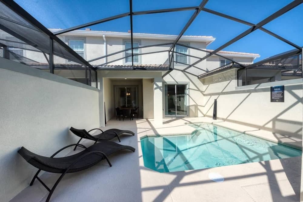 Mickey Meets the Force - Image 18