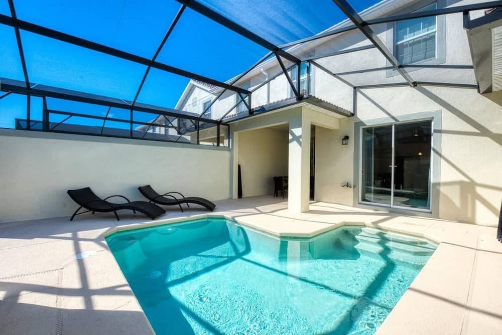 Mickey Meets the Force - Image 2