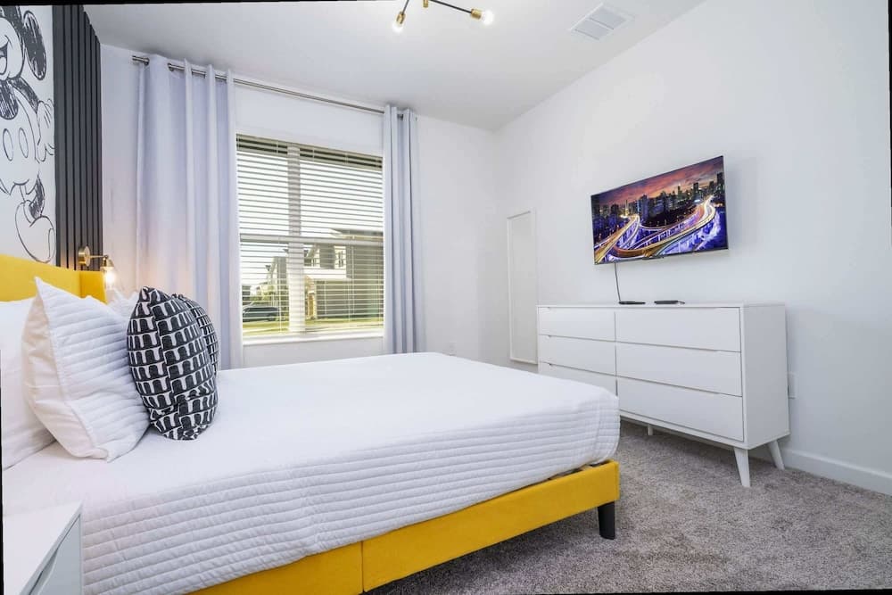 Family Canvas - Image 10