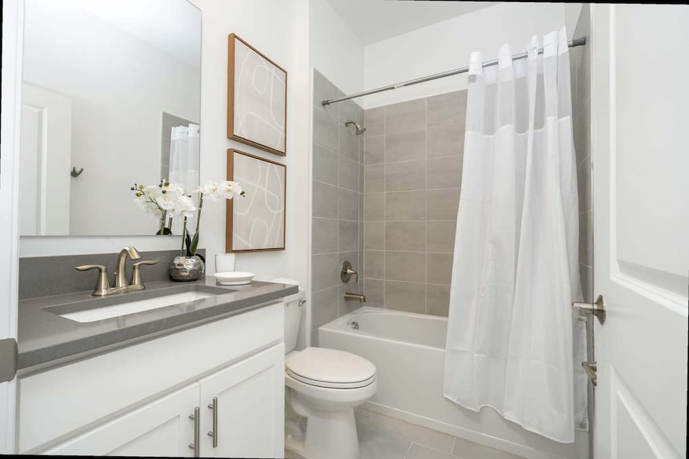 Family Canvas - Image 11