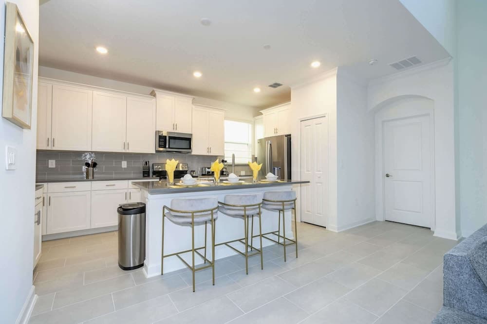 Family Canvas - Image 5