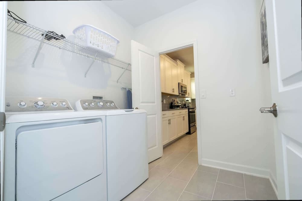 Family Canvas - Image 13