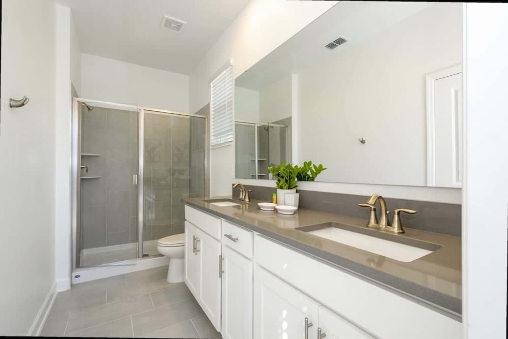 Family Canvas - Image 16