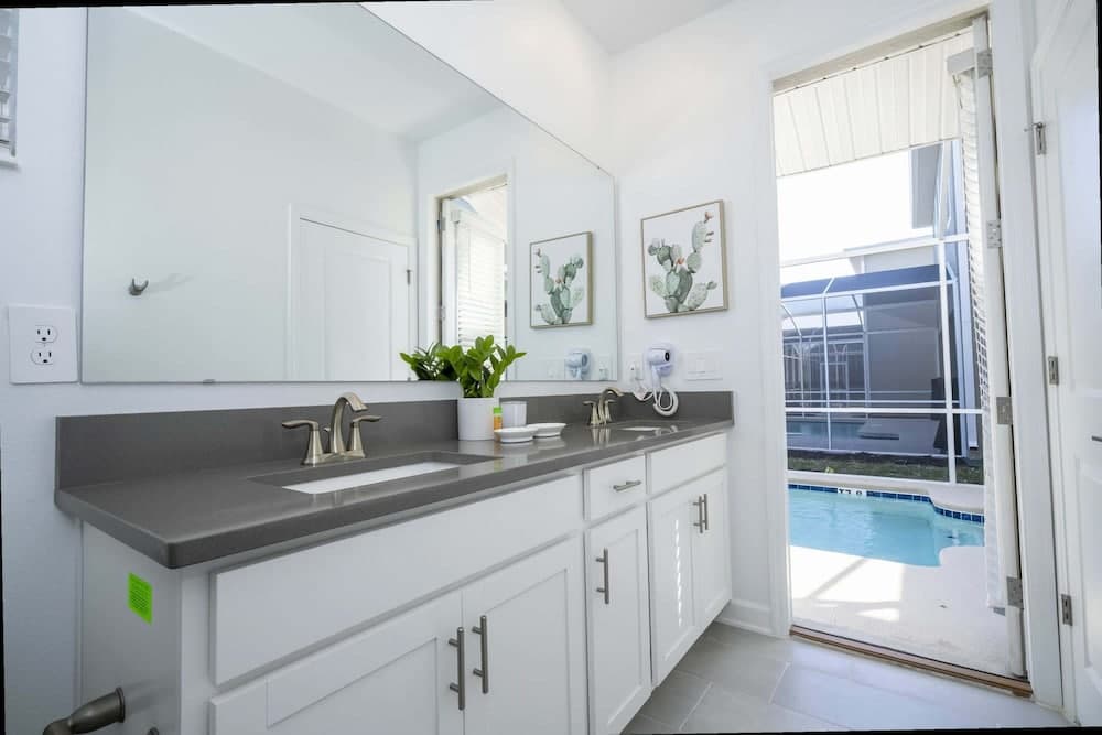 Family Canvas - Image 17